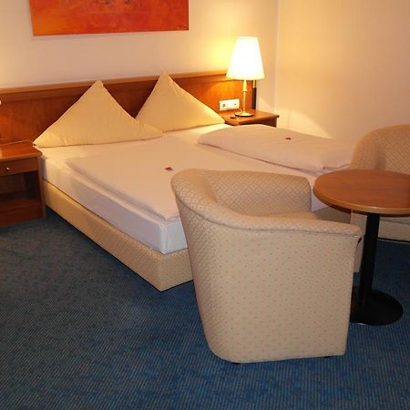Hotel Jahnhaus Langenfeld  Rum bild
