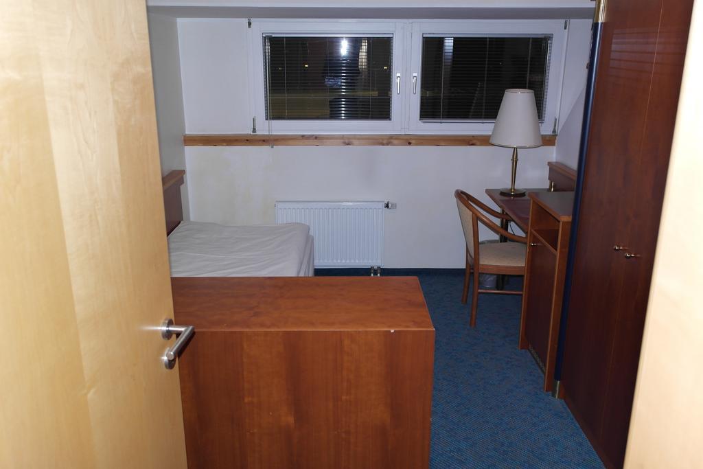 Hotel Jahnhaus Langenfeld  Rum bild